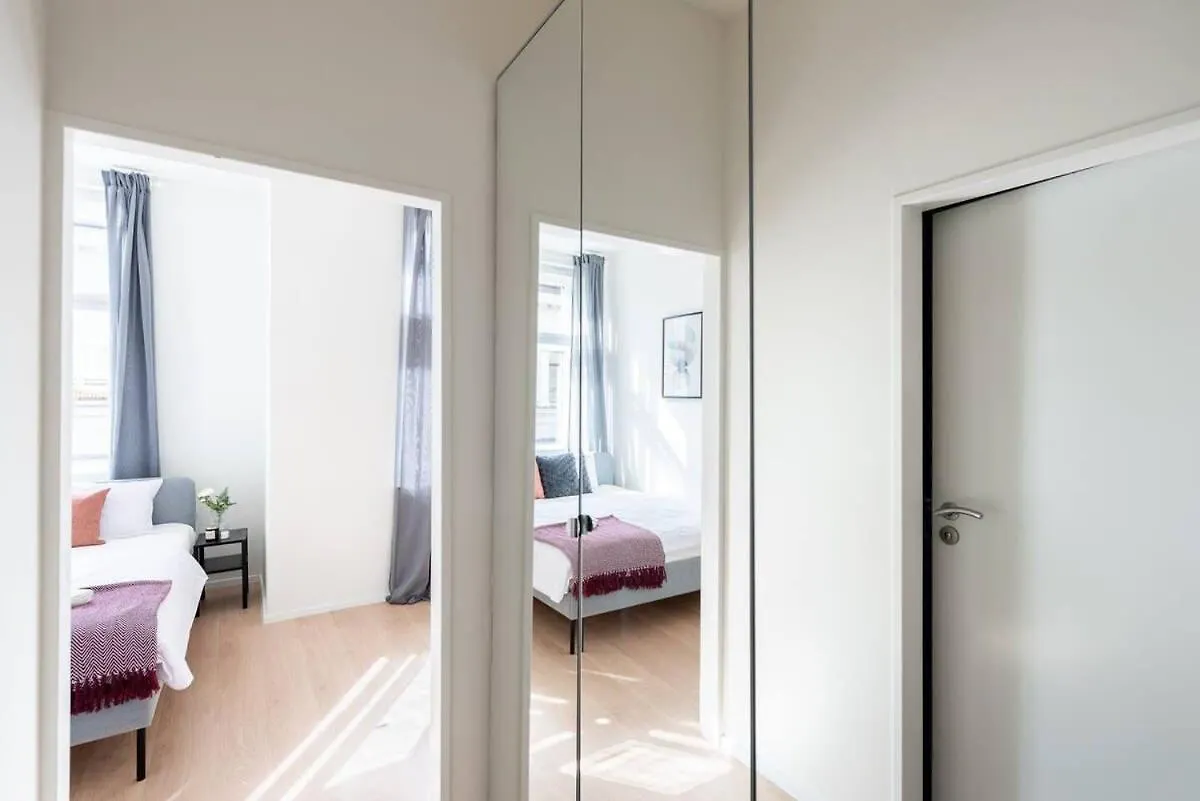 Vibrant Old Town Studio براغ